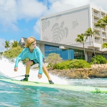 kid surfer